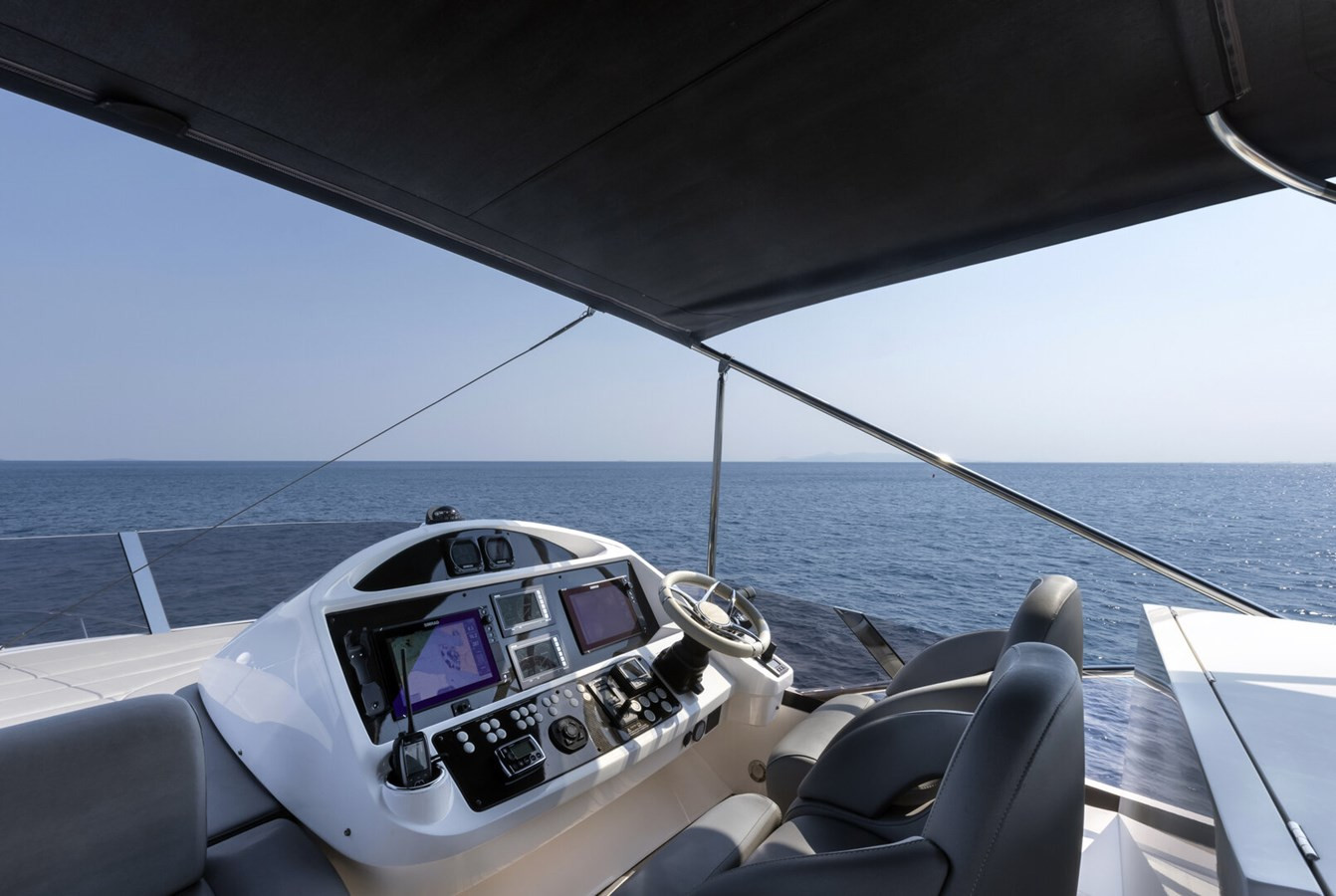 https://arconyachts.ams3.digitaloceanspaces.com/101377/conversions/large_4768592-optimize.jpg