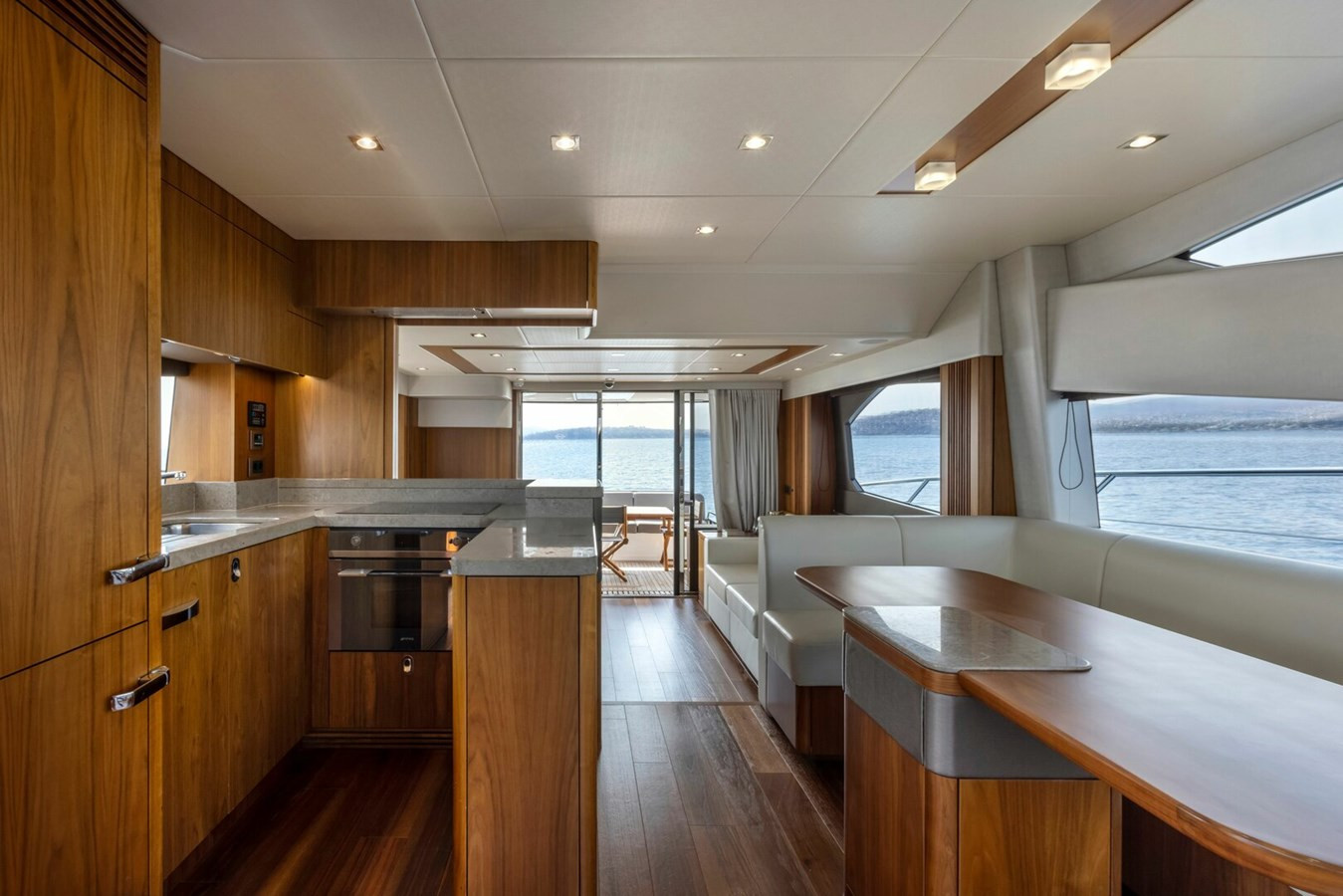 https://arconyachts.ams3.digitaloceanspaces.com/101393/conversions/large_4768609-optimize.jpg