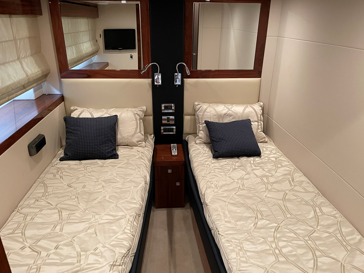 https://arconyachts.ams3.digitaloceanspaces.com/101459/conversions/large_3501501-optimize.jpg