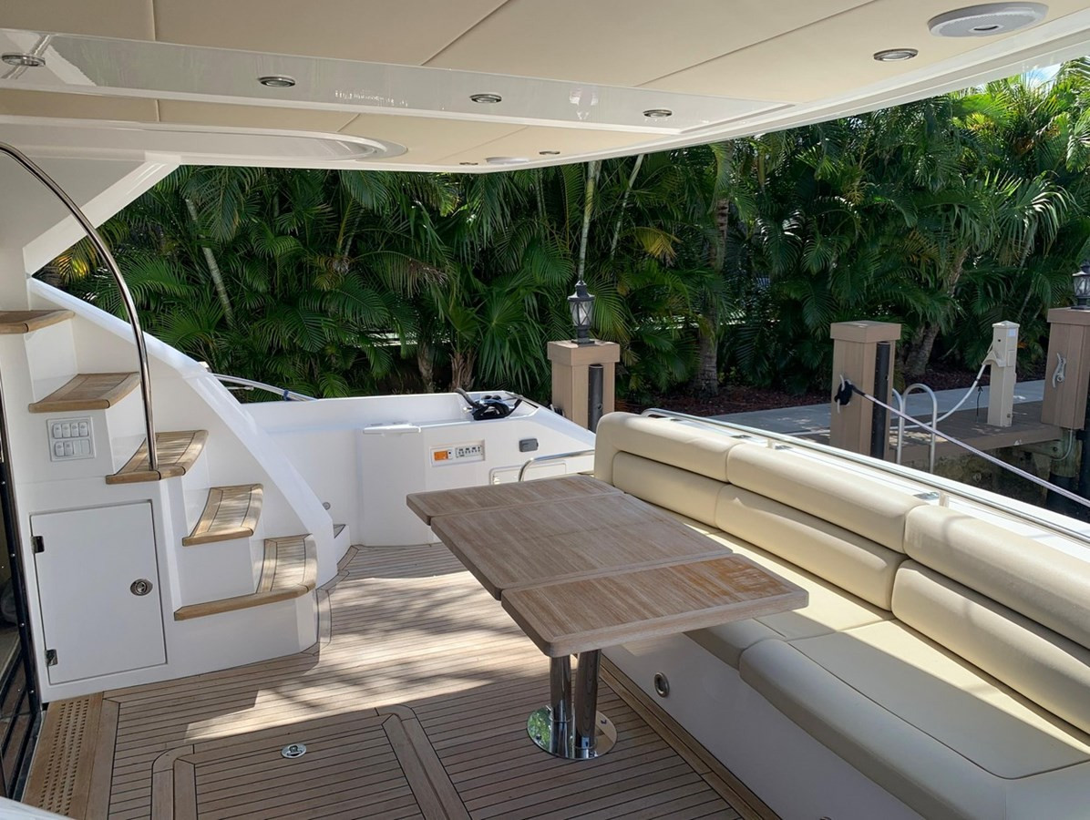 https://arconyachts.ams3.digitaloceanspaces.com/101464/conversions/large_3503506-optimize.jpg