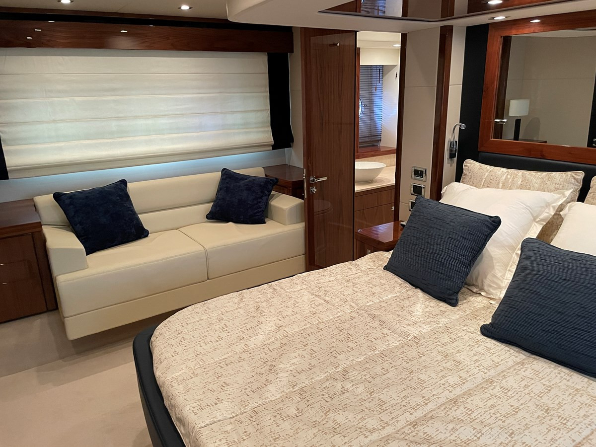 https://arconyachts.ams3.digitaloceanspaces.com/101469/conversions/large_3501504-optimize.jpg