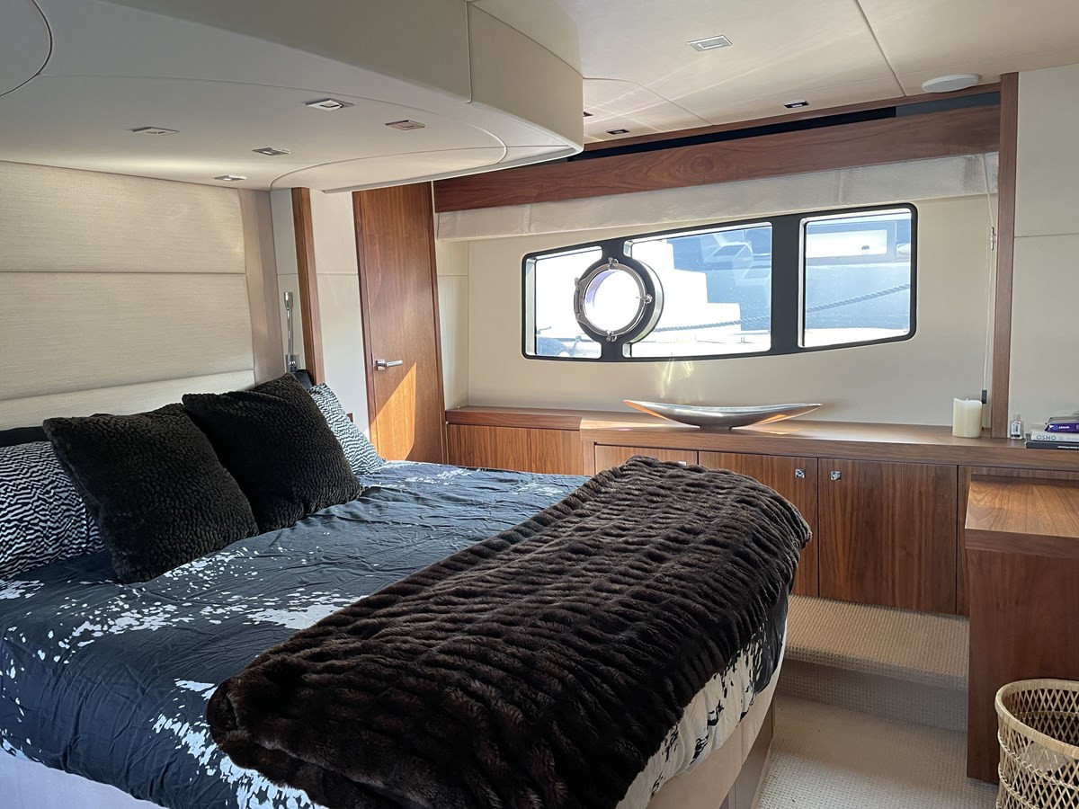 https://arconyachts.ams3.digitaloceanspaces.com/101504/conversions/large_3503519-optimize.jpg