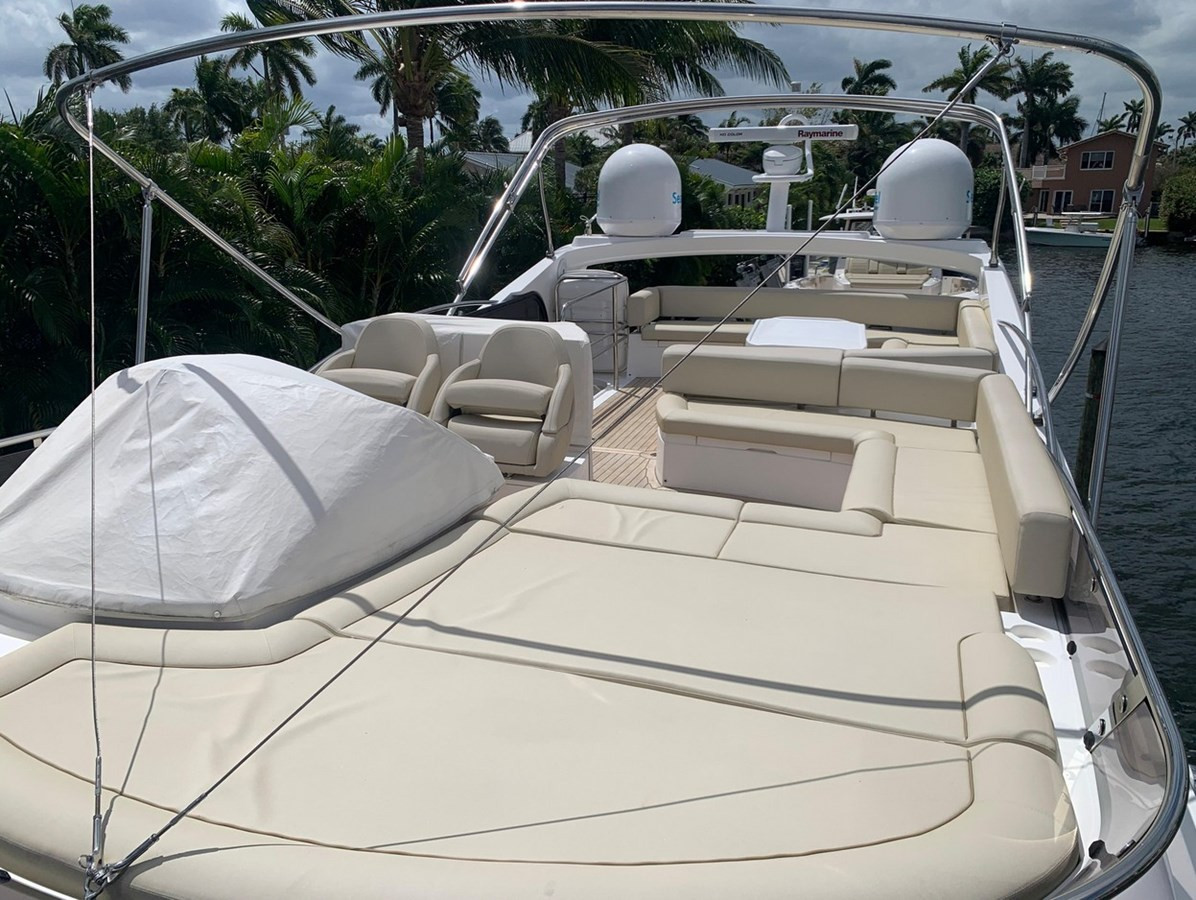 https://arconyachts.ams3.digitaloceanspaces.com/101539/conversions/large_3503531-optimize.jpg