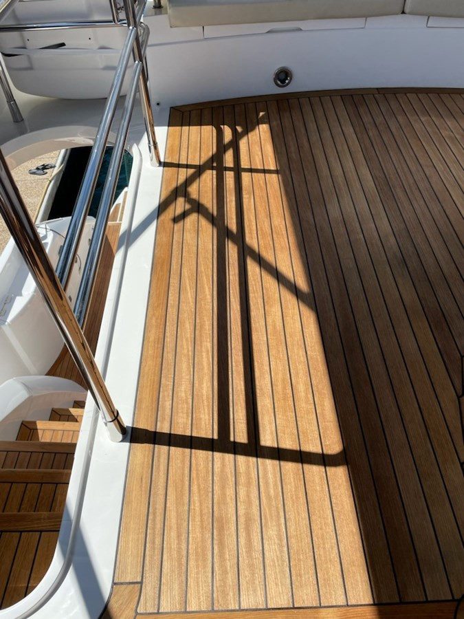 https://arconyachts.ams3.digitaloceanspaces.com/101546/conversions/large_3503534-optimize.jpg