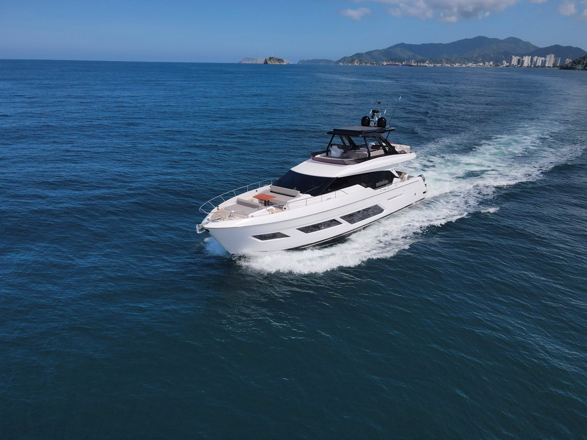 https://arconyachts.ams3.digitaloceanspaces.com/101610/conversions/large_4071103-optimize.jpg