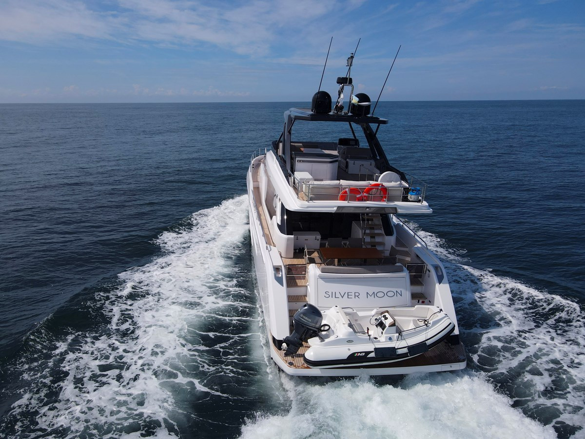 https://arconyachts.ams3.digitaloceanspaces.com/101612/conversions/large_4071104-optimize.jpg