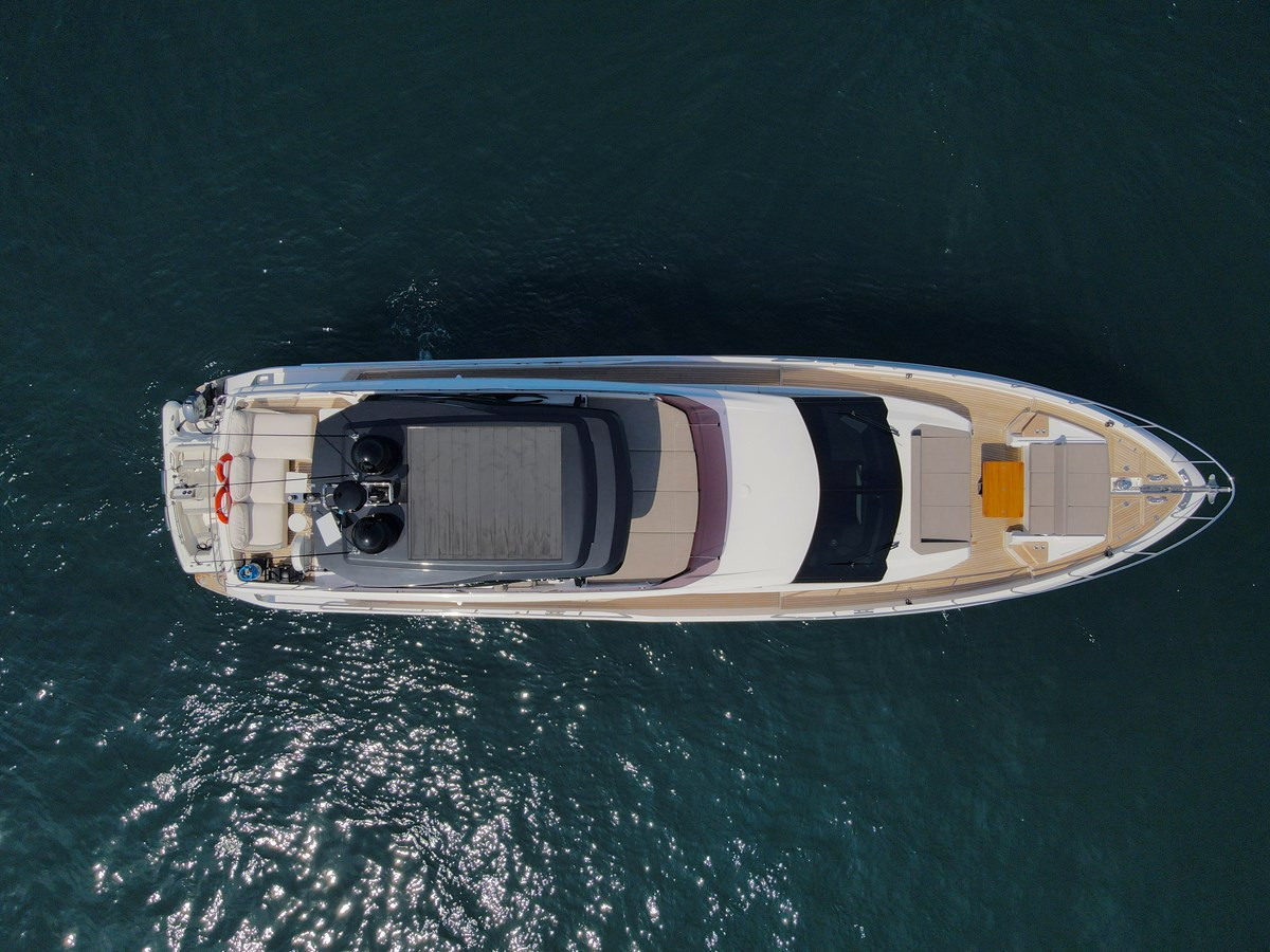 https://arconyachts.ams3.digitaloceanspaces.com/101619/conversions/large_4071107-optimize.jpg