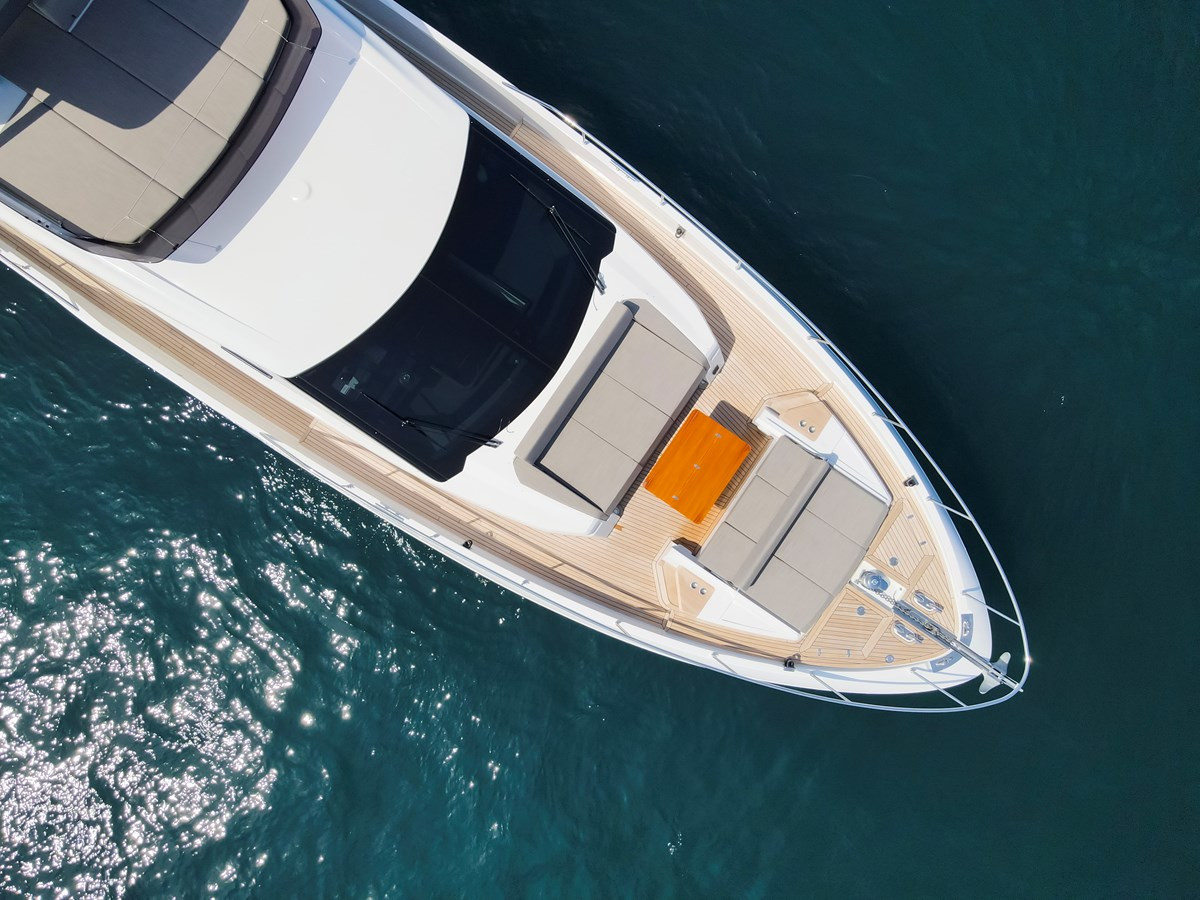 https://arconyachts.ams3.digitaloceanspaces.com/101622/conversions/large_4071108-optimize.jpg