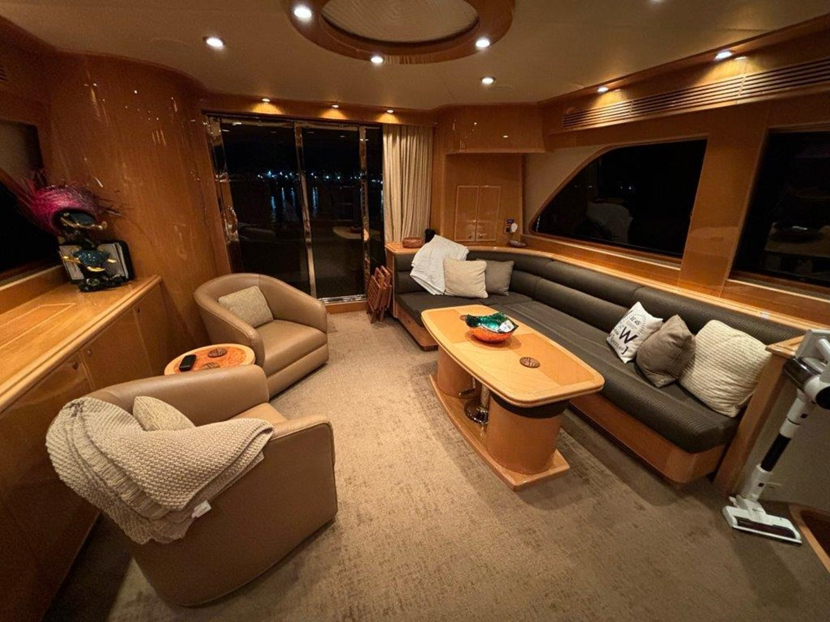 https://arconyachts.ams3.digitaloceanspaces.com/101626/conversions/large_4516671-optimize.jpg