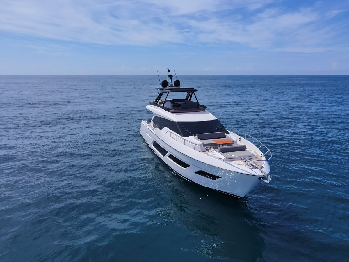 https://arconyachts.ams3.digitaloceanspaces.com/101628/conversions/large_4071110-optimize.jpg
