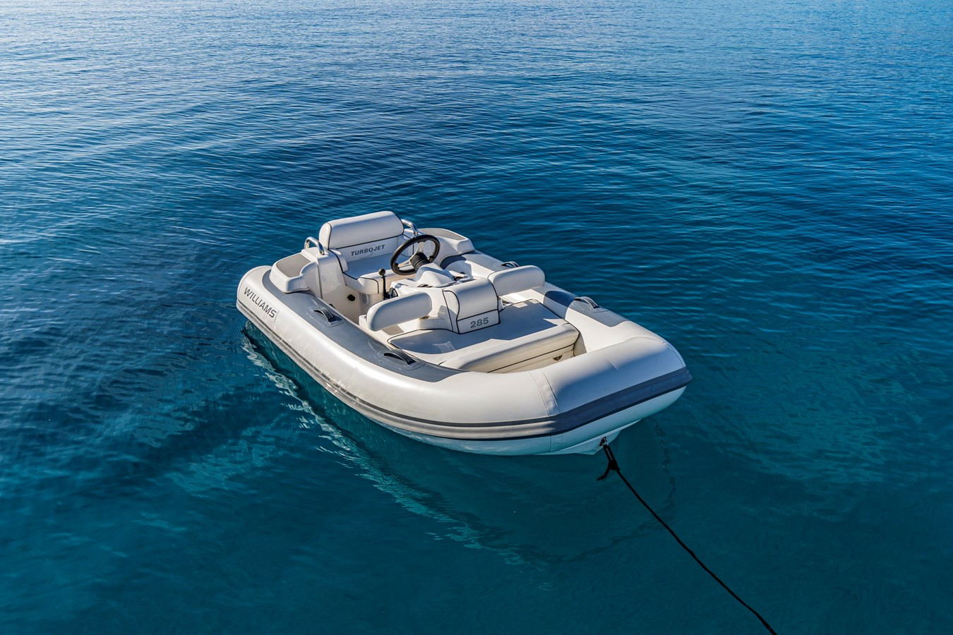 https://arconyachts.ams3.digitaloceanspaces.com/101689/conversions/large_3974738-optimize.jpg