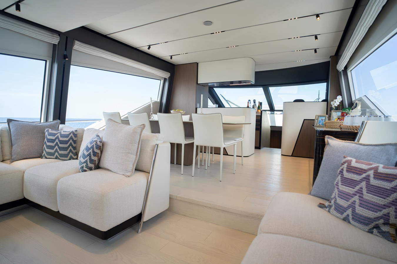 https://arconyachts.ams3.digitaloceanspaces.com/101692/conversions/large_4071132-optimize.jpg