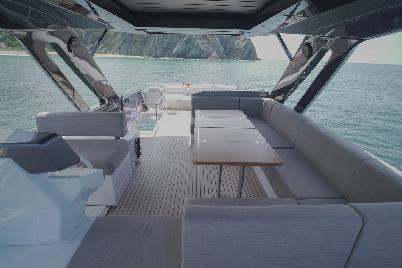 https://arconyachts.ams3.digitaloceanspaces.com/101721/conversions/large_4071143-optimize.jpg
