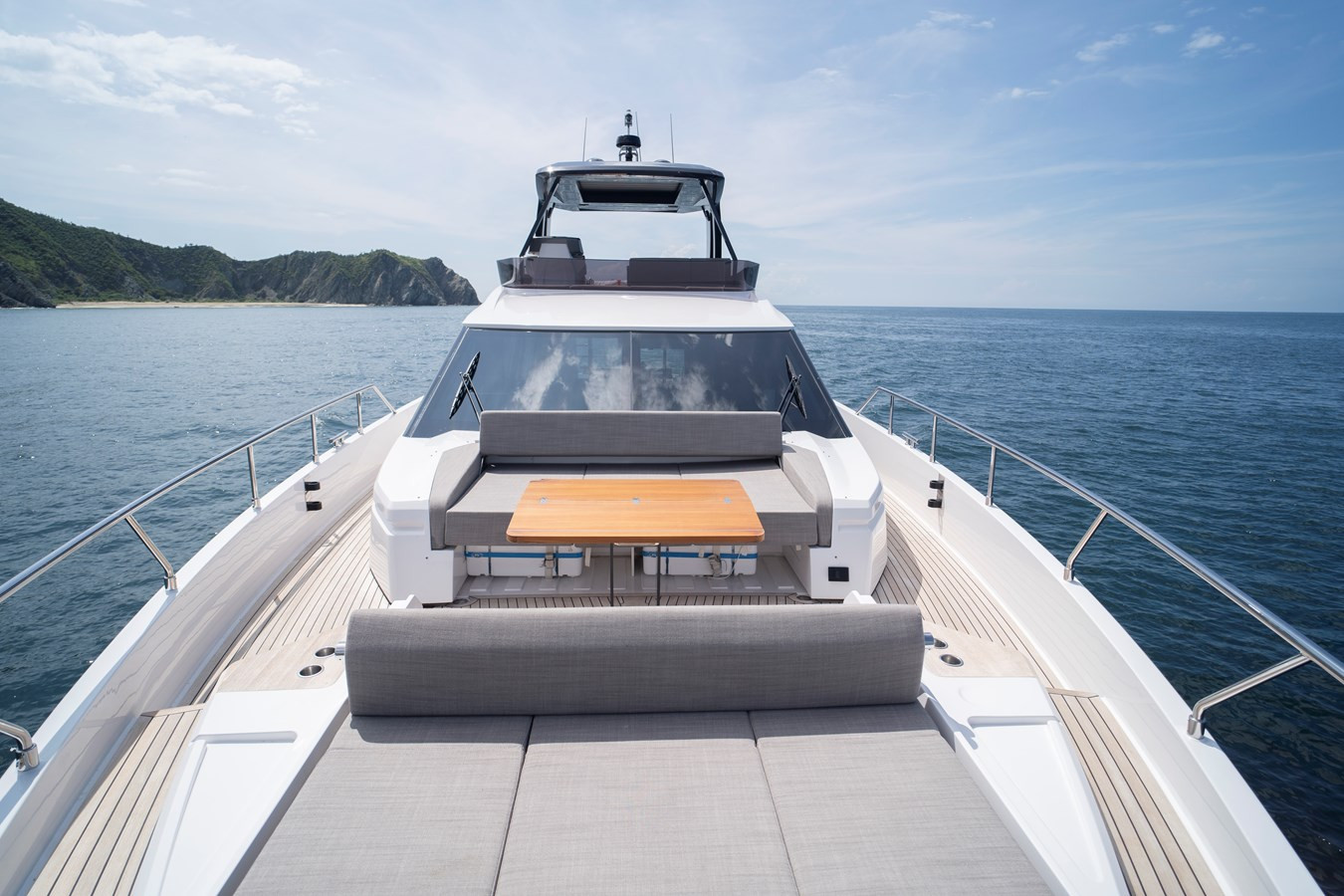 https://arconyachts.ams3.digitaloceanspaces.com/101736/conversions/large_4071148-optimize.jpg