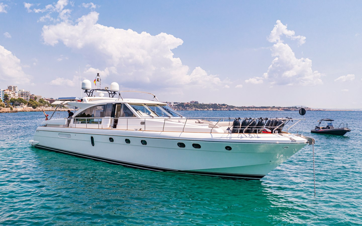 https://arconyachts.ams3.digitaloceanspaces.com/101802/conversions/large_3974862-optimize.jpg