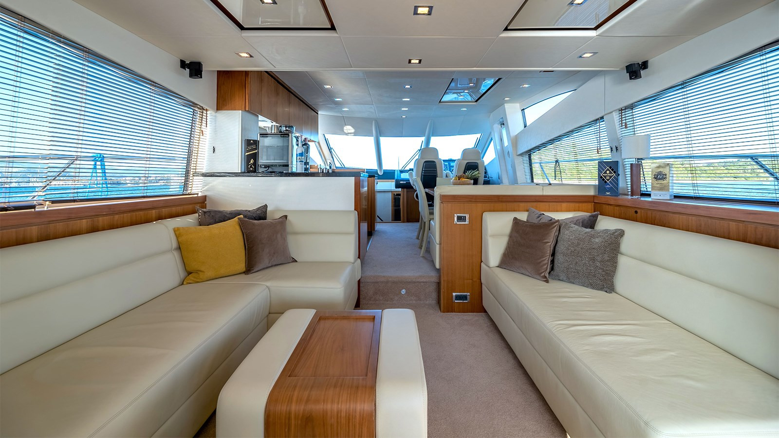 https://arconyachts.ams3.digitaloceanspaces.com/101814/conversions/large_4018486-optimize.jpg