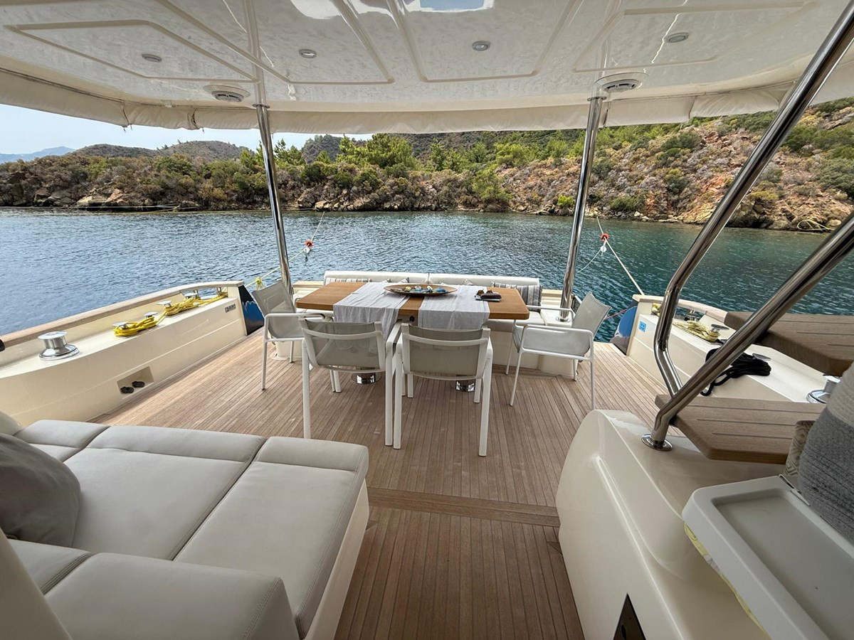 https://arconyachts.ams3.digitaloceanspaces.com/101829/conversions/large_4824899-optimize.jpg