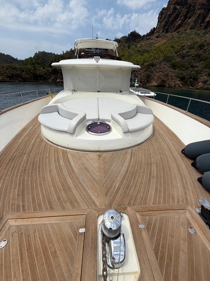 https://arconyachts.ams3.digitaloceanspaces.com/101835/conversions/large_4824901-optimize.jpg