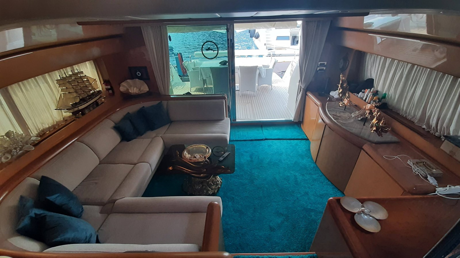 https://arconyachts.ams3.digitaloceanspaces.com/101837/conversions/large_4596933-optimize.jpg