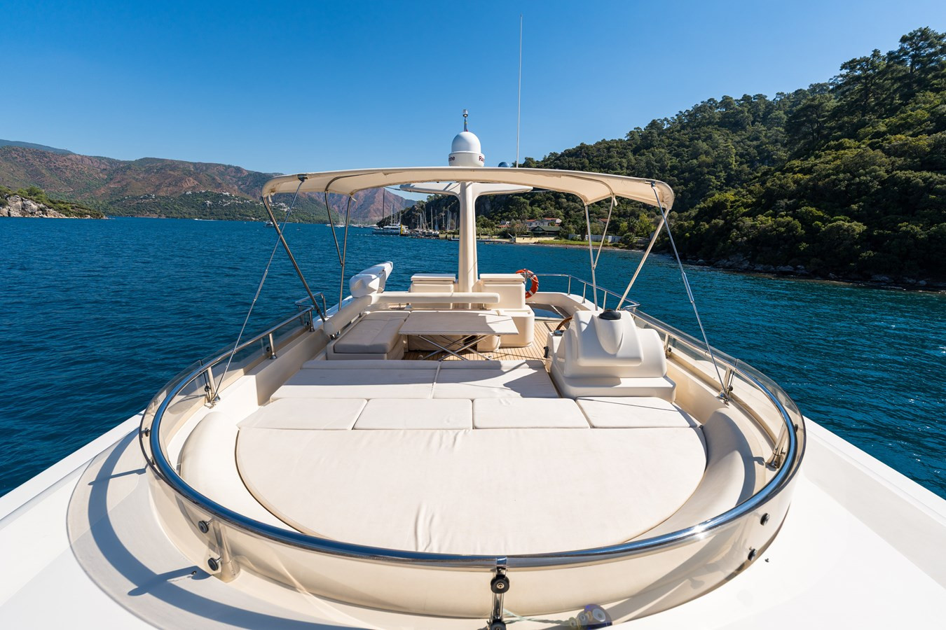 https://arconyachts.ams3.digitaloceanspaces.com/101882/conversions/large_4841545-optimize.jpg