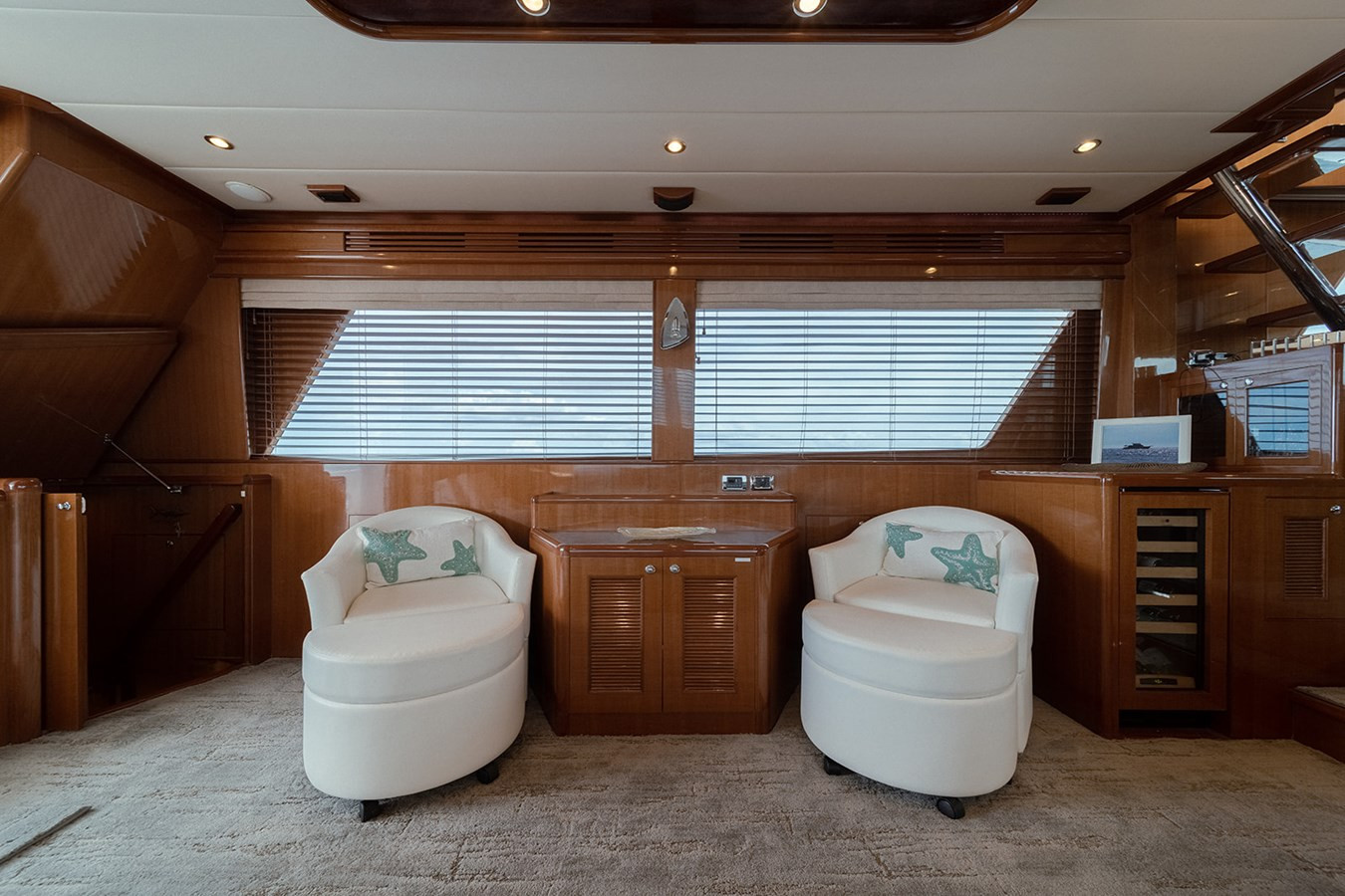 https://arconyachts.ams3.digitaloceanspaces.com/101899/conversions/large_4246134-optimize.jpg