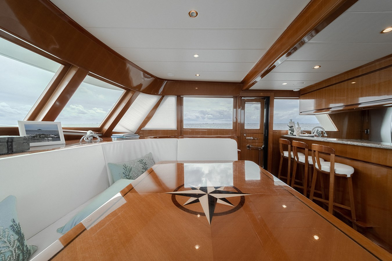 https://arconyachts.ams3.digitaloceanspaces.com/101929/conversions/large_4246144-optimize.jpg
