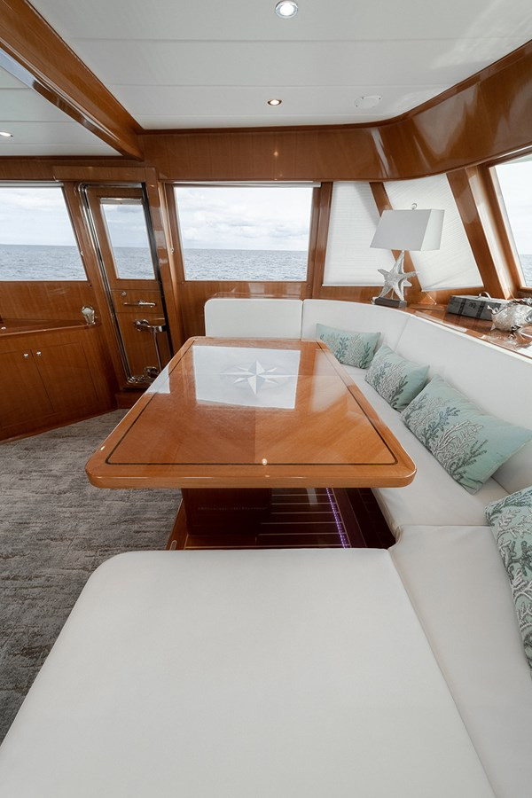 https://arconyachts.ams3.digitaloceanspaces.com/101932/conversions/large_4246145-optimize.jpg