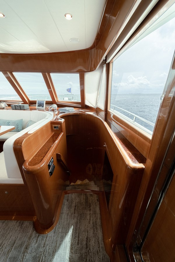 https://arconyachts.ams3.digitaloceanspaces.com/101935/conversions/large_4246146-optimize.jpg