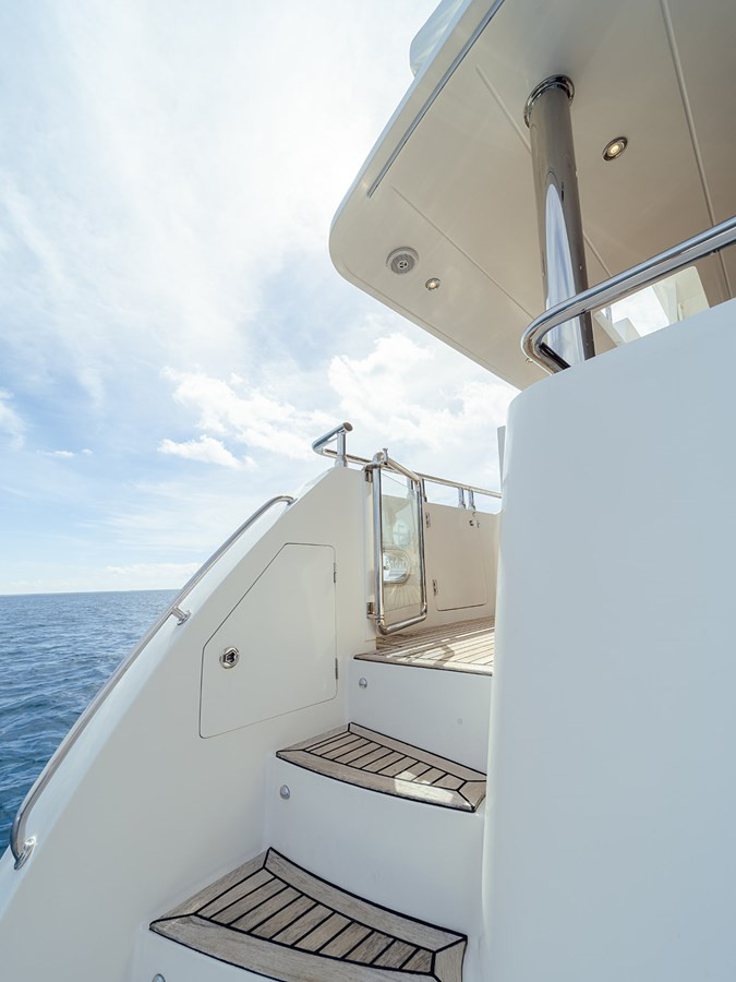 https://arconyachts.ams3.digitaloceanspaces.com/101999/conversions/large_4246174-optimize.jpg