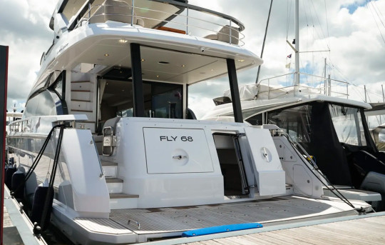 AZIMUT FLY 68