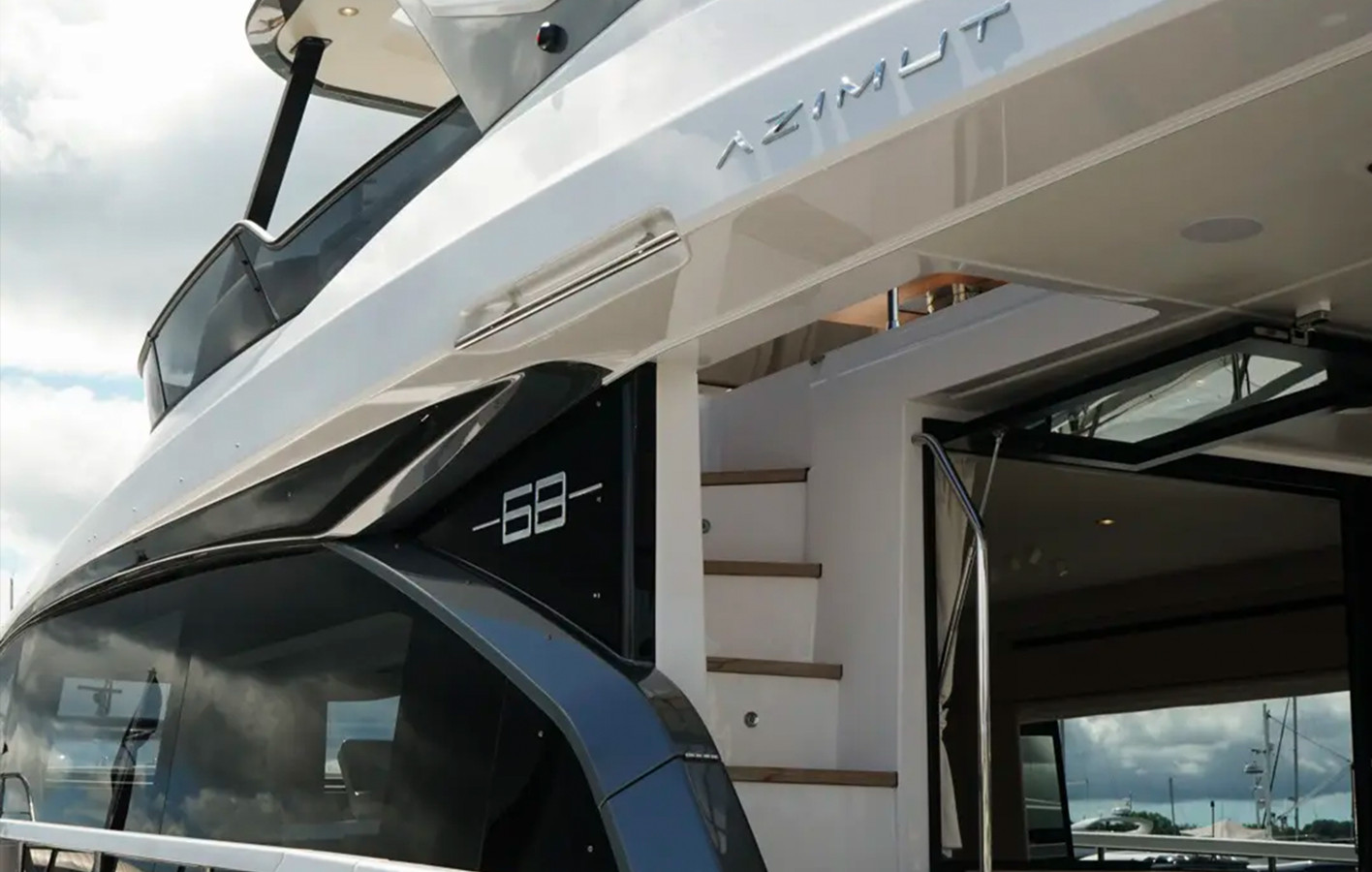 https://arconyachts.ams3.digitaloceanspaces.com/102006/conversions/large_4365419-optimize.jpg