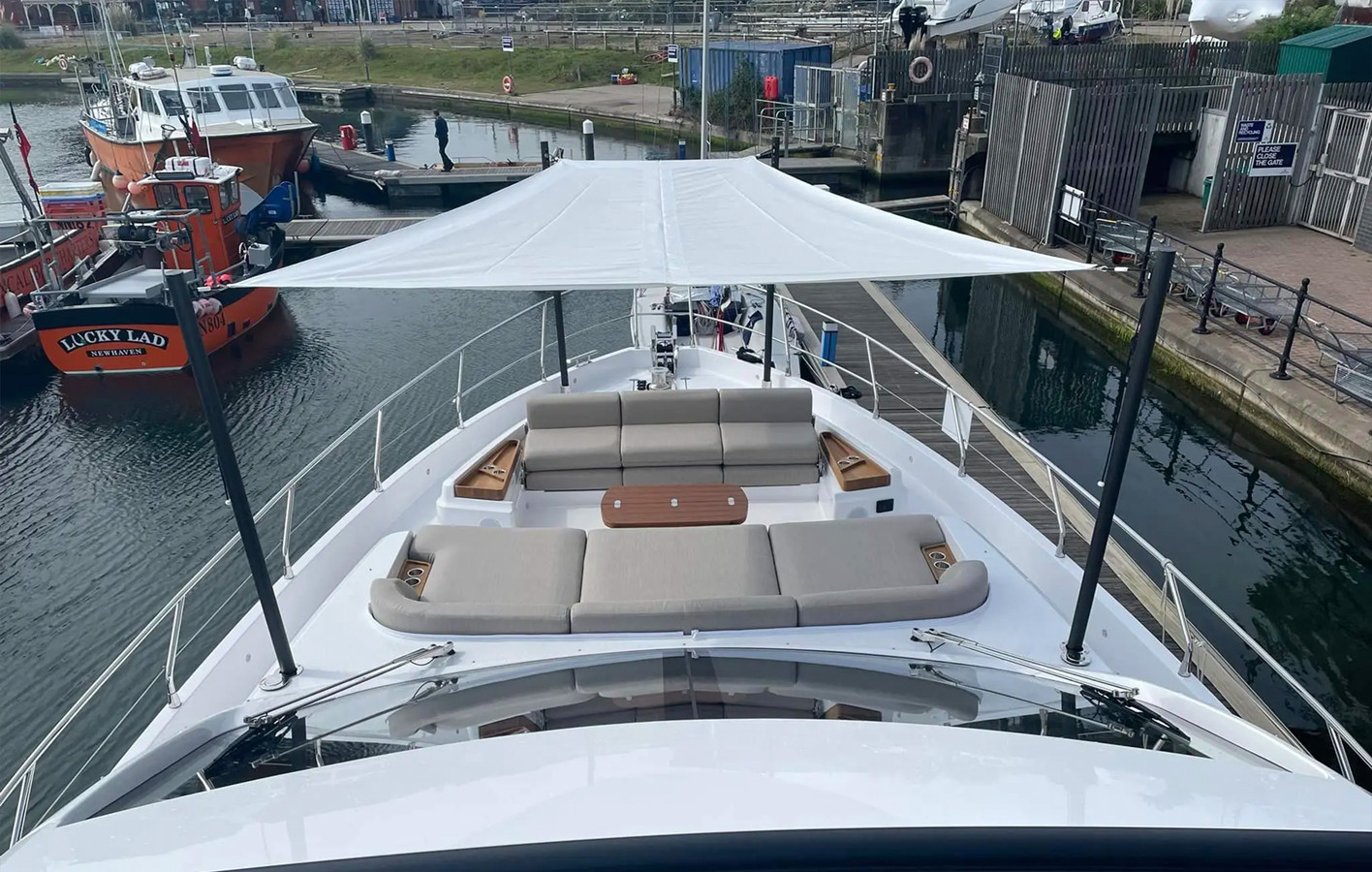 https://arconyachts.ams3.digitaloceanspaces.com/102009/conversions/large_4365420-optimize.jpg