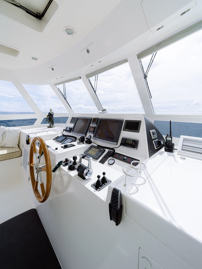 https://arconyachts.ams3.digitaloceanspaces.com/102044/conversions/large_4246191-optimize.jpg