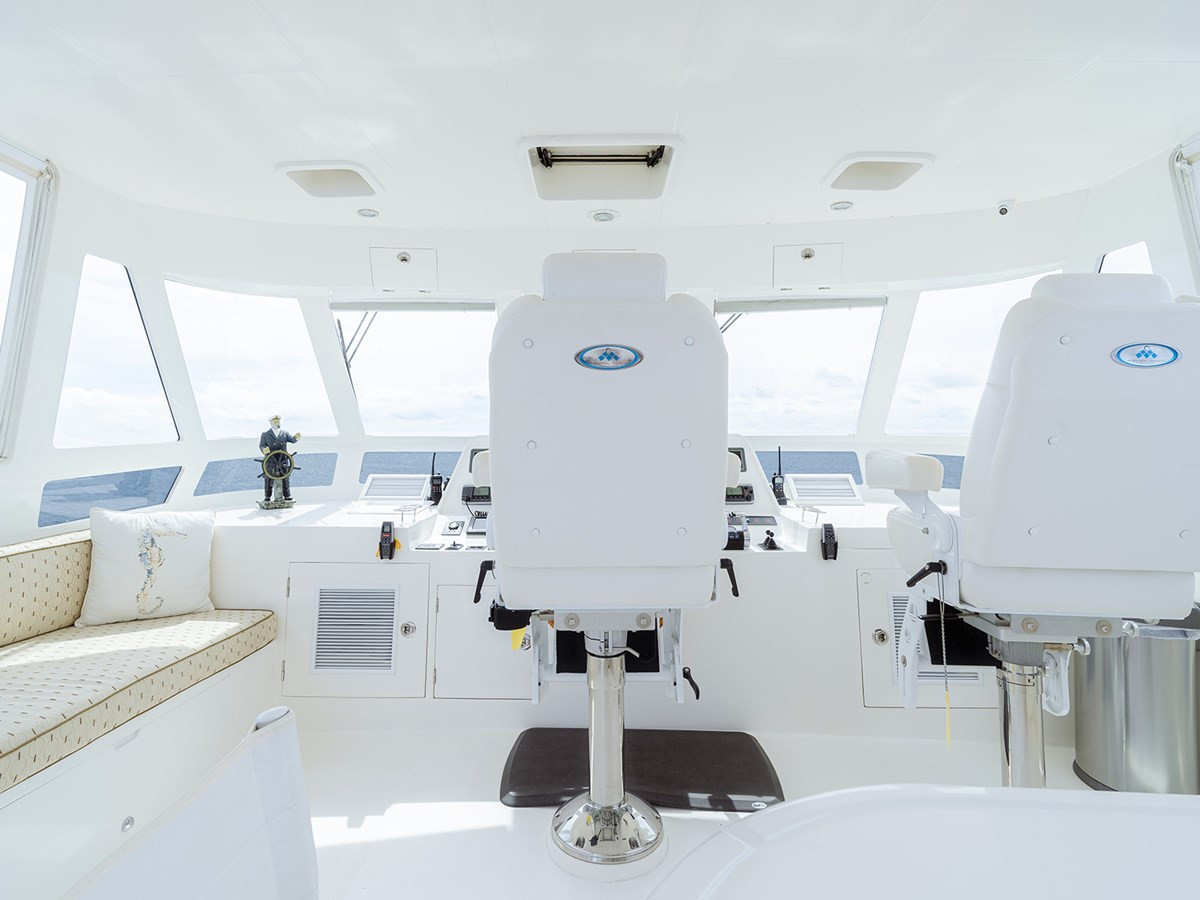 https://arconyachts.ams3.digitaloceanspaces.com/102047/conversions/large_4246192-optimize.jpg