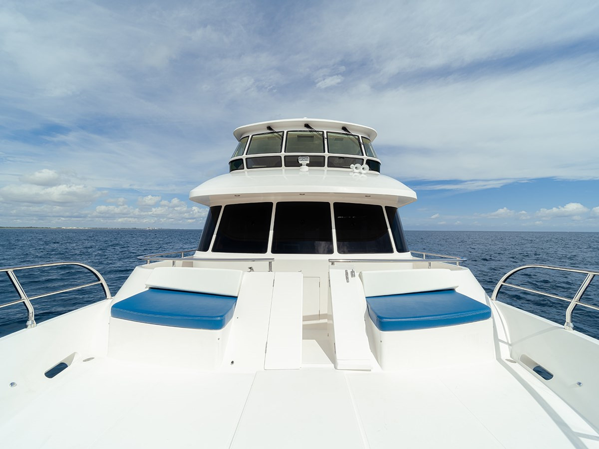 https://arconyachts.ams3.digitaloceanspaces.com/102055/conversions/large_4246195-optimize.jpg