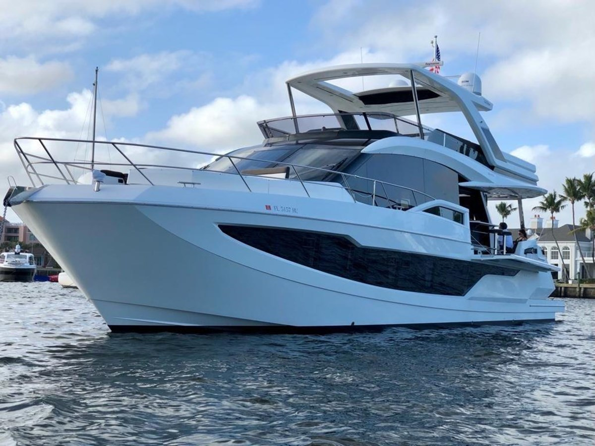 https://arconyachts.ams3.digitaloceanspaces.com/102125/conversions/large_3798205-optimize.jpg