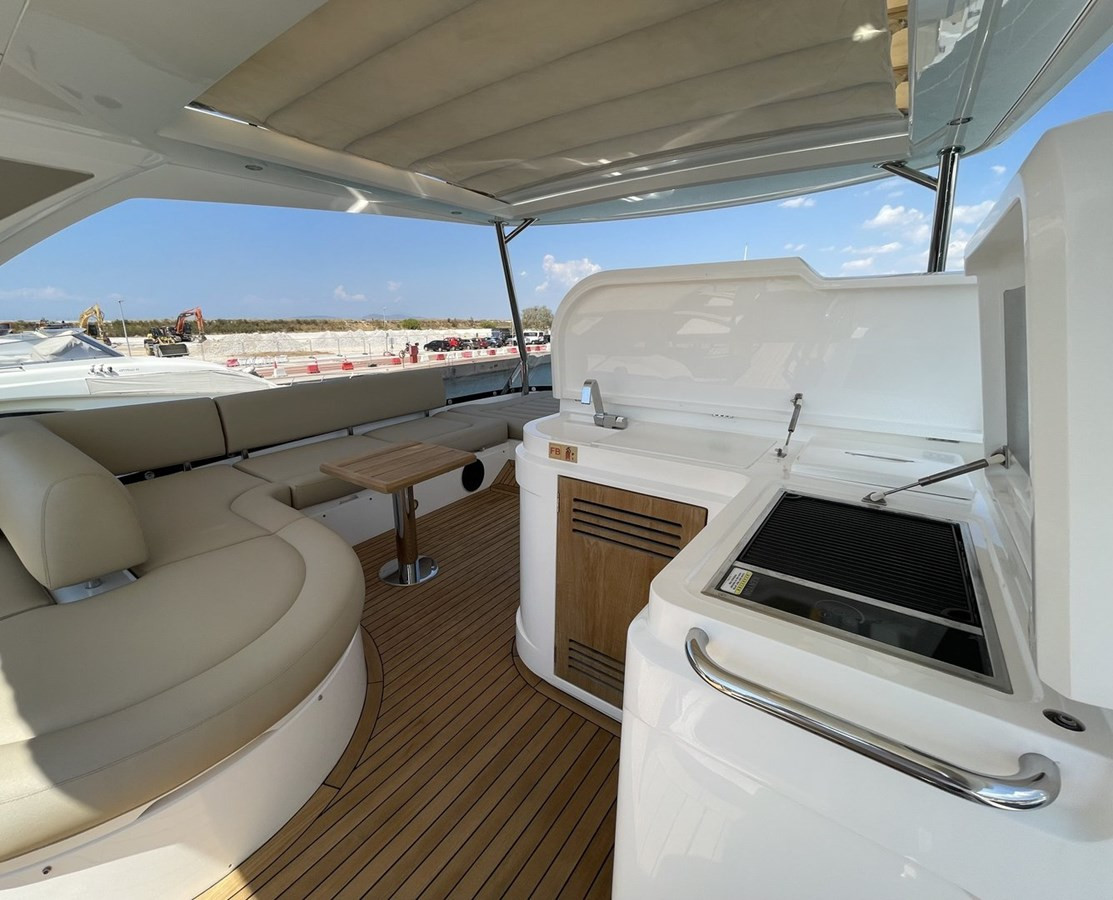 https://arconyachts.ams3.digitaloceanspaces.com/102126/conversions/large_4744159-optimize.jpg