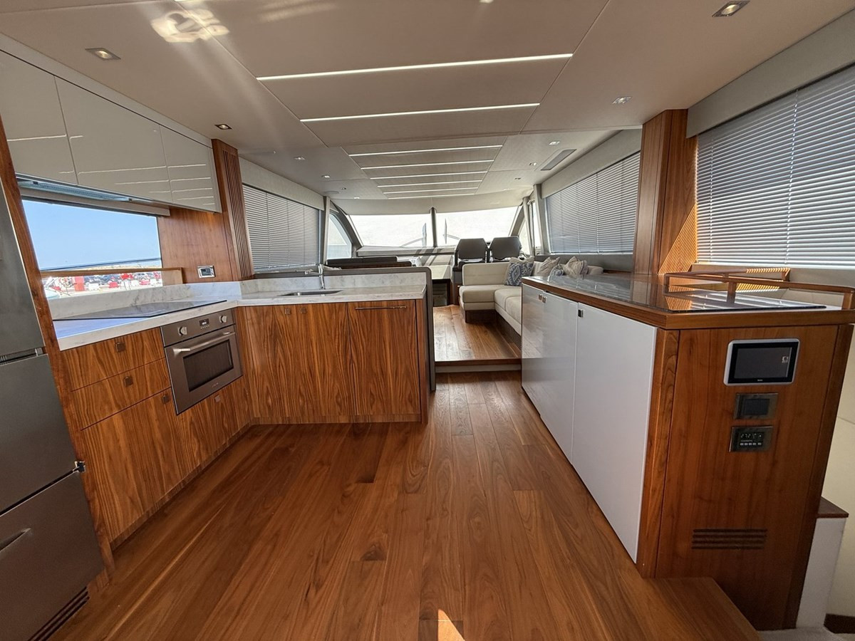 https://arconyachts.ams3.digitaloceanspaces.com/102141/conversions/large_4744164-optimize.jpg