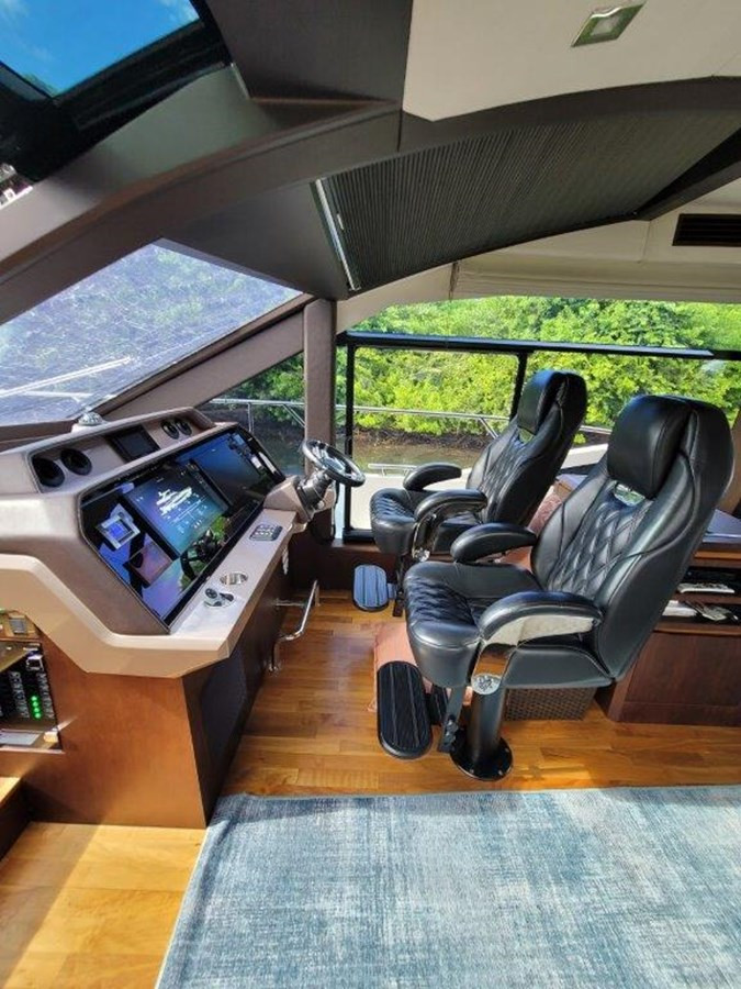 https://arconyachts.ams3.digitaloceanspaces.com/102173/conversions/large_3798222-optimize.jpg