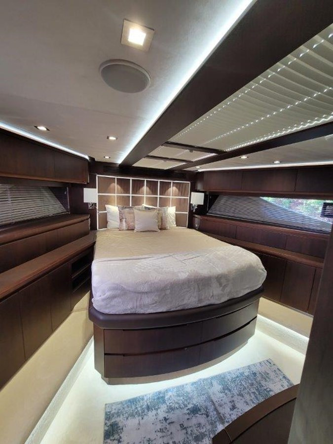 https://arconyachts.ams3.digitaloceanspaces.com/102196/conversions/large_3798230-optimize.jpg