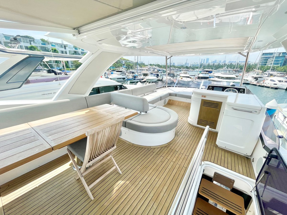 https://arconyachts.ams3.digitaloceanspaces.com/102249/conversions/large_3881299-optimize.jpg