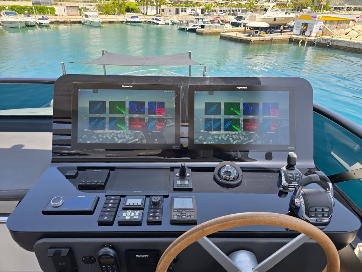 https://arconyachts.ams3.digitaloceanspaces.com/102257/conversions/large_4571819-optimize.jpg