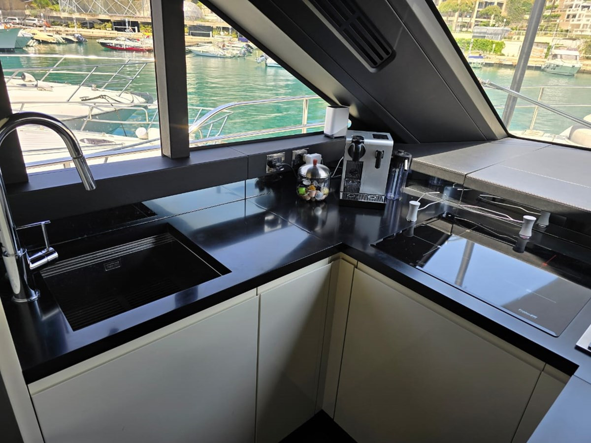 https://arconyachts.ams3.digitaloceanspaces.com/102267/conversions/large_4571823-optimize.jpg