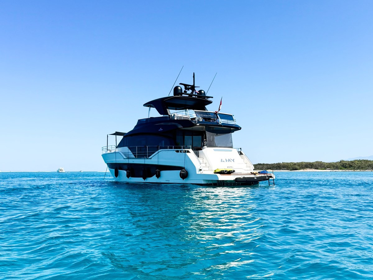 https://arconyachts.ams3.digitaloceanspaces.com/102279/conversions/large_4850416-optimize.jpg
