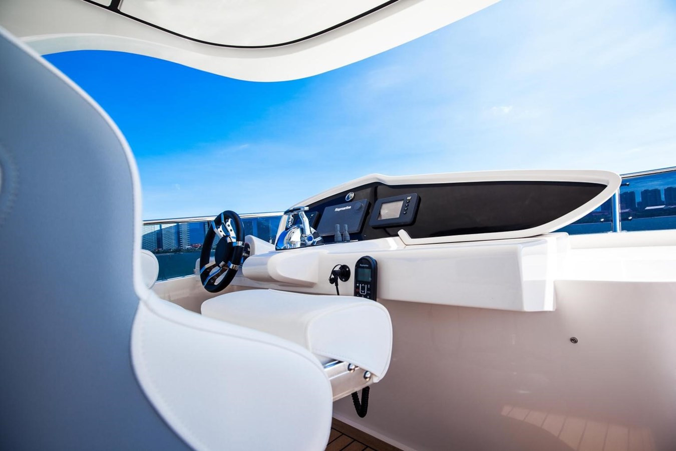 https://arconyachts.ams3.digitaloceanspaces.com/102331/conversions/large_3805936-optimize.jpg