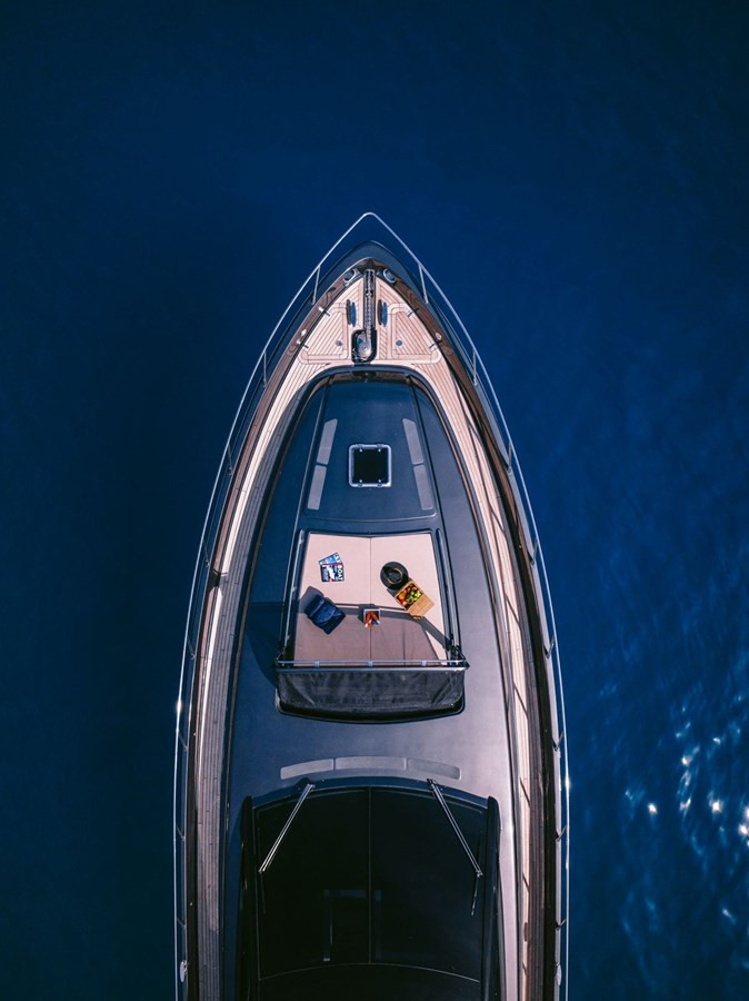 https://arconyachts.ams3.digitaloceanspaces.com/102340/conversions/large_4577914-optimize.jpg