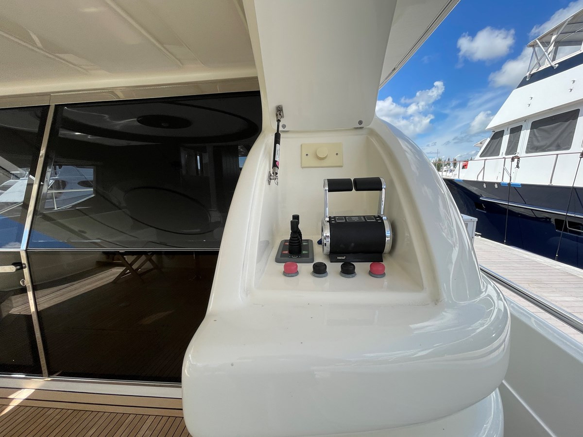 https://arconyachts.ams3.digitaloceanspaces.com/102684/conversions/large_3348063-optimize.jpg