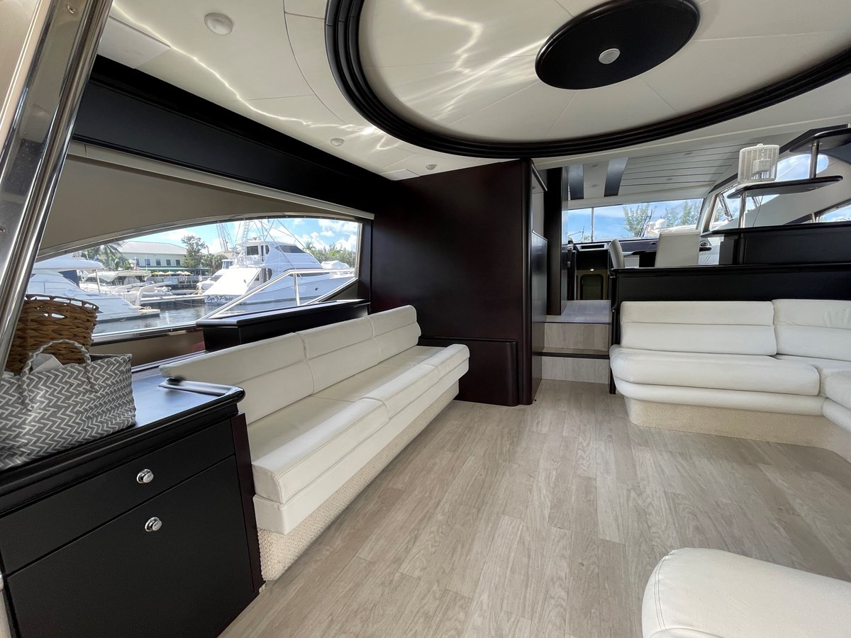 https://arconyachts.ams3.digitaloceanspaces.com/102690/conversions/large_3348065-optimize.jpg