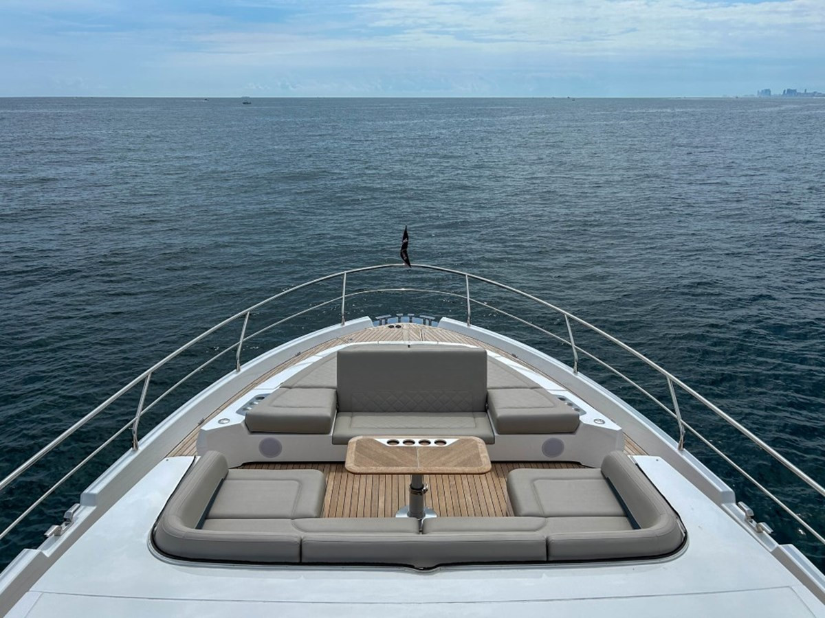 https://arconyachts.ams3.digitaloceanspaces.com/102804/conversions/large_4133877-optimize.jpg