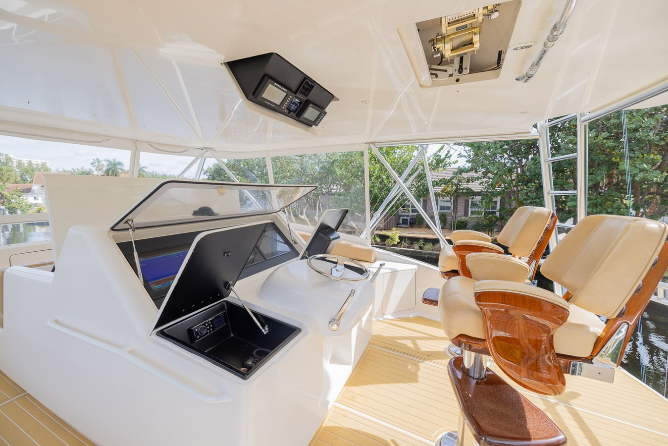https://arconyachts.ams3.digitaloceanspaces.com/102820/conversions/large_4039952-optimize.jpg